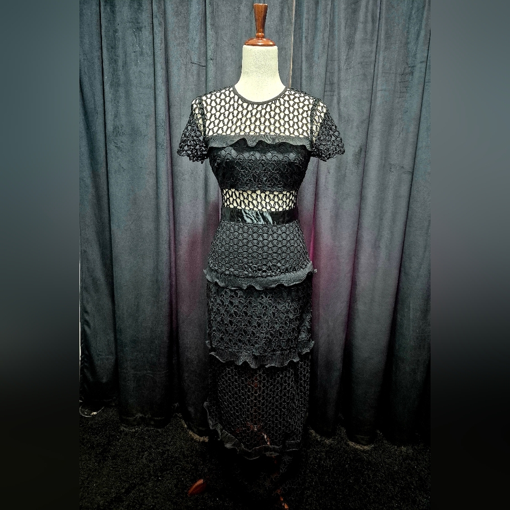 L'ATISTE Black Lace Dress